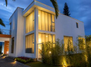 Casa de 3 habitaciones, Quito · Casa en Venta en Tumbaco, Sector Colegio Shakespeare – 3 Dorm., Jardín y Jacuzzi
