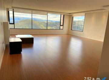 Departamento de 3 habitaciones, Quito · Vendo Departamento con Vista Espectacular - Sector González Suárez