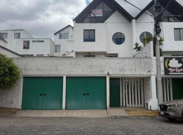 Casa de 3 habitaciones, Quito · Casa de Venta Norte de Quito Conjunto Los Eucaliptos
