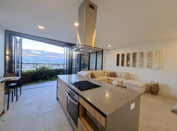 Departamento · 93m² · 2 Habitaciones · 2 Estacionamientos · Arriendo Moderno Departamento Amoblado 2 Dorm. Cumbaya