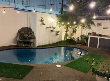 Casa de 3 habitaciones, Guayaquil · Casa en Alquiler, Amplio Patio con Piscina