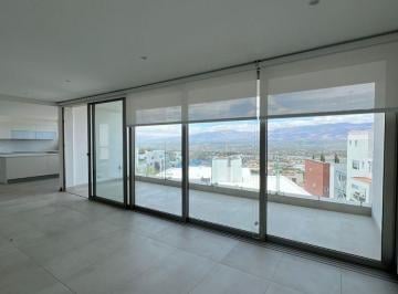 Departamento de 3 habitaciones, Quito · Arriendo Lindo Departamento San Juan Cumbaya, 260 m 3 Dorm. Terraza