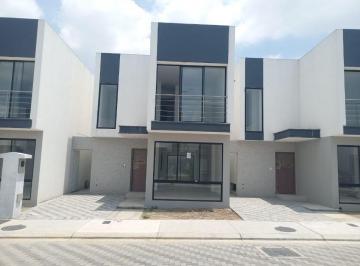 Casa de 3 habitaciones, Guayaquil · Venta de Casa en Urb. Narcisa Club, Ave Narcisa de Jesús. 3 Dorm..