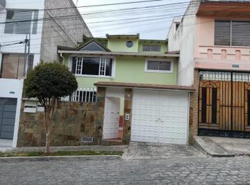 Casa de 5 habitaciones, Quito · Casa en Venta en El Condado Quito