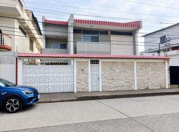 Casa de 4 habitaciones, Guayaquil · Vende Casa con Suite en Cdla. La Saiba X. A.