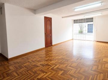 Casa · 261m² · 3 Habitaciones · 2 Estacionamientos · Casa Rentera en Venta – Cotocollao, Quito