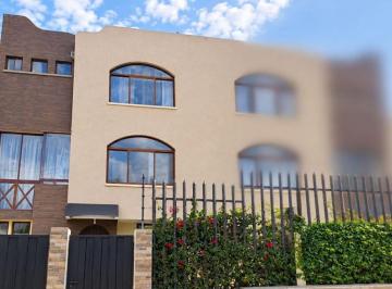 Casa Venta de 3 habitaciones · Casa en La Mitad del Mundo