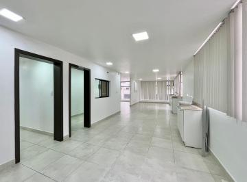 Oficina comercial · 250m² · 6 Estacionamientos · Oficina de Arriendo Cerca a La Prensa, Sector Parque Bicentenario / Base Aerea Mariscal Sucre