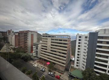 Departamento de 3 habitaciones, Quito · Departamento de Venta, González Suárez, 3 Dorm, 160 m² Amoblado, Vista Al Cotopaxi, $195.000