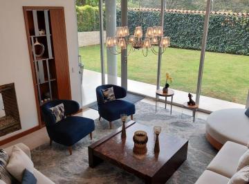 Casa · 400m² · 3 Habitaciones · 4 Estacionamientos · Casa de Venta en Cumbayá, Zona Rancho San Francisco