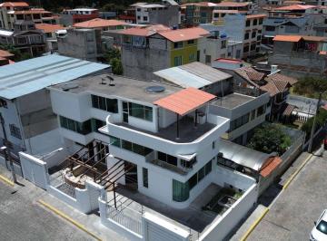 Casa de 3 habitaciones, Quito · Casa en Venta Detrás del C. C. San Luis Shopping 320 m²