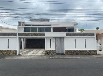 Casa de 4 habitaciones, Guayaquil · Casa en Venta en Urdesa Central 2 Pisos