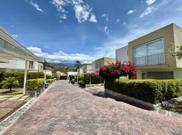 Casa de 3 habitaciones, Quito · Linda y Acogedora Casa en Conjunto Dentro de Excelente Urbanización Rumihuasi, Intervalles Cumbayá