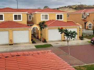 Casa · 137m² · 3 Habitaciones · 1 Estacionamiento · Casa - Norte de Manta