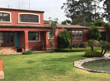 Casa · 2200m² · 4 Habitaciones · 3 Estacionamientos · Linda Casa de Venta Ubicada Dentro de La Urbanización Campo Alegre