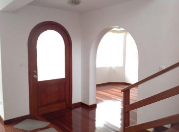 Casa · 294ha · 3 Habitaciones · 2 Estacionamientos · Venta Casa de 235 m² con 3 Dorm. con Baño Sector Norte de Quito - Quito
