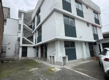 Casa · 295m² · 10 Habitaciones · 5 Estacionamientos · Venta Casa Rentera con 4 Departamentos en El Sur de Quito