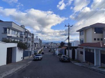 Terreno / Lote · 719m² · Terreno en Venta Dentro Urbanización Privada, Santa Lucía, Av Eloy Alfaro Edificabilidad 5 Pisos