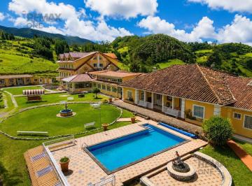 Casa · 40000m² · 47 Habitaciones · En Venta Hosteria Lago de Cristal en San Fernando Girón Azuay
