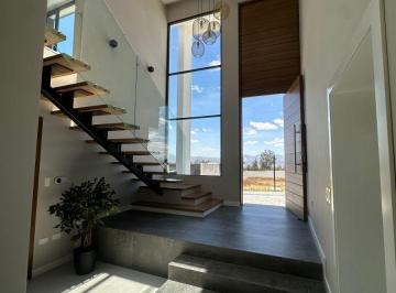 Casa de 3 habitaciones, Quito · Hermosa Casa No Adosada Dentro de Conjunto