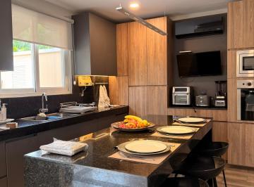 Casa de 3 habitaciones, Guayaquil · Vendo Casa en Estancias de Rio Tres Dorm. Cada Uno con Su Baño