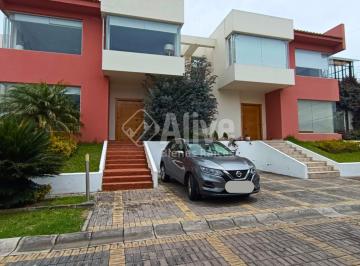 Casa de 3 habitaciones, Quito · Casa de Venta en Cumbayá Santa Inés