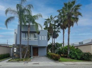 Casa de 3 habitaciones, Guayaquil · Alquiler en Urb Altos del Rio Via Aurora Samborondón