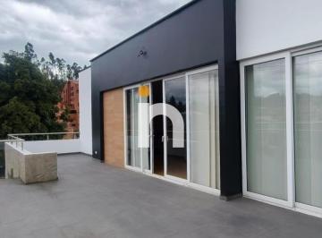 Casa · 251m² · 4 Habitaciones · 2 Estacionamientos · Casa Amplia en Arriendo en El Norte de Cuenca, Sector Cholas de Piedra