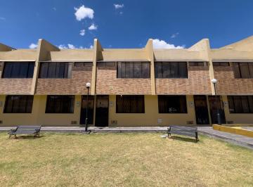 Casa · 110m² · 3 Habitaciones · 1 Estacionamiento · Vendo Casa de Oportunidad Valle de Los Chillos en La Av Ilalo