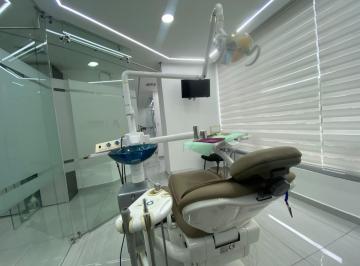 Local comercial · 60m² · Consultorio Odontologico Equipado.
