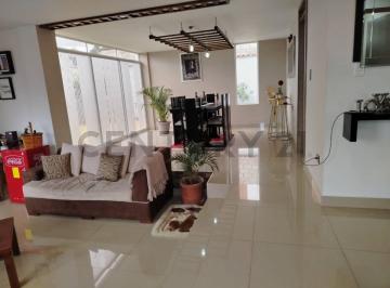 Casa · 180m² · 4 Habitaciones · 2 Estacionamientos · Se Vende Casa Esquinera Dentro de Urbanización