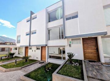 Casa de 3 habitaciones, Quito · Venta Carcelen Alto Casa Tres Dorm. en Conjunto 15 Casas