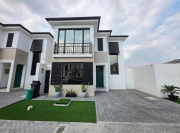 Casa de 4 habitaciones, Guayaquil · Oportunidad Única en Alba del Bosque Venta de Casa en Via a La Costa