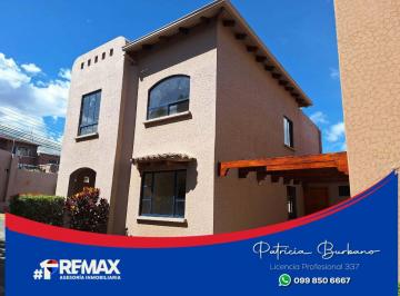 Casa de 4 habitaciones, Quito · Vendo Linda Casa en Cumbaya Frente Al Cc Scala Shopping