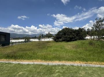 Terreno / Lote · 1073m² · Venta Terrenos Desde 1073 m² en Tumbaco Urbanización Exclusiva Sector La Cerámica - Quito