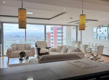 Departamento de 4 habitaciones, Quito · Departamento de 4 Habitaciones con Balcón - en Venta - El Bosque - 225 m²