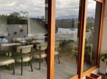 Casa de 3 habitaciones, Quito · Casa Moderna de Renta Dentro de Urbanización Guardias Jardín Propio Guardias Áreas Verdes