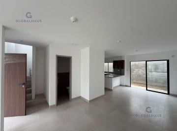 Casa · 105m² · 3 Habitaciones · 1 Estacionamiento · Casa en Venta de 3 Habitaciones en Av Narcisa de Jesus. m. N.