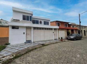 Casa de 6 habitaciones, Guayaquil · Casa Rentera - Samanes 1