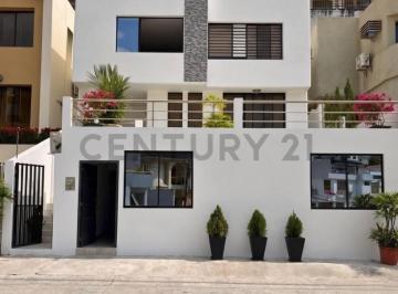 Casa · 158m² · 5 Habitaciones · Venta Casa 4 Dorm. con Suite Adicional Completa en Ceibos Norte - Lcast
