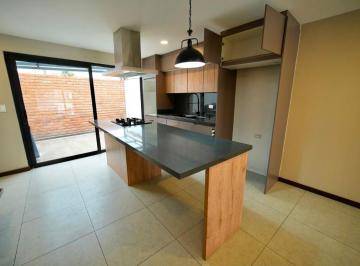 Casa de 3 habitaciones, Cuenca · En Venta Casa Vip