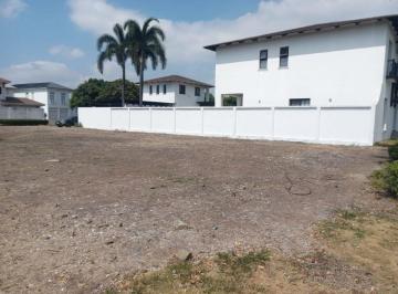 Terreno / Lote , Guayaquil · Terreno Esquinero de Venta en Plaza Lagos, Vía a Samborondón, 821.68 m²