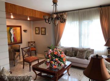 Casa de 5 habitaciones, Guayaquil · Urdesa Central Casa en Venta 5 Dorm.