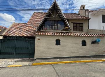 Casa · 450m² · 5 Habitaciones · 2 Estacionamientos · Casa - Cuenca