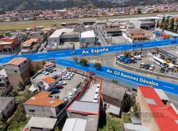 Casa · 119m² · 4 Habitaciones · 5 Estacionamientos · En Venta Propiedad Comercial Av Gil Ramirez Davalos