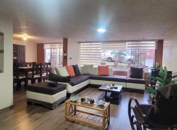 Casa · 540m² · 12 Habitaciones · 8 Estacionamientos · Venta Casa Rentera Sector Los Dos Puentes Sur de Quito