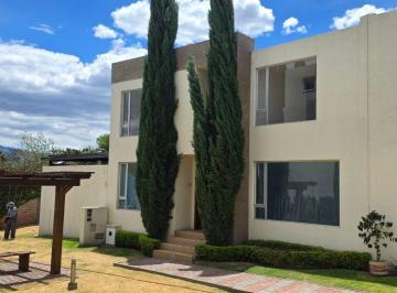 Casa de 4 habitaciones, Quito · Casa en Venta Tumbaco