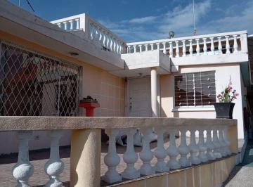 Casa de 4 habitaciones, Quito · Casa en Renta Cuatro Dorm. Barrio Andalucia