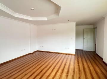 Casa de 4 habitaciones, Quito · Casa con 4 Dorm. en Venta, 433 m² Terreno en Los Chillos (Conocoto)