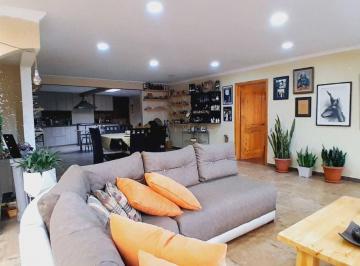 Casa de 6 habitaciones, Cuenca · Se Vende Casa Rentera, Sector Hospital del Valle en $275.000